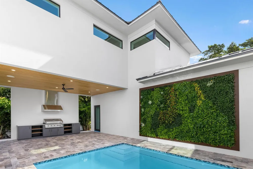 827 SE 2nd Avenue Delray Beach, FL 33483
