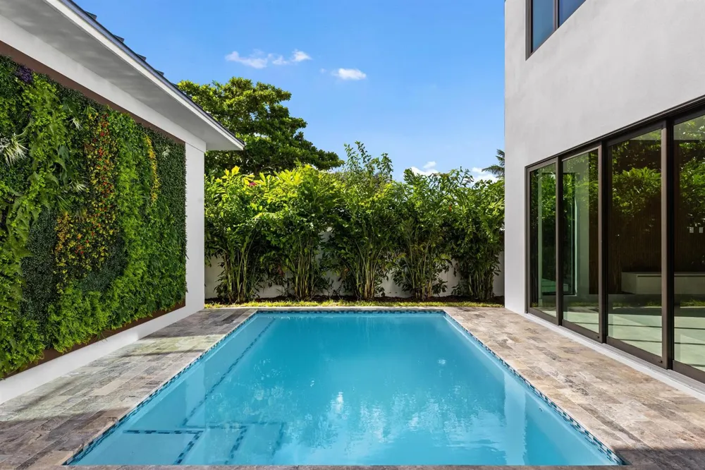 827 SE 2nd Avenue Delray Beach, FL 33483