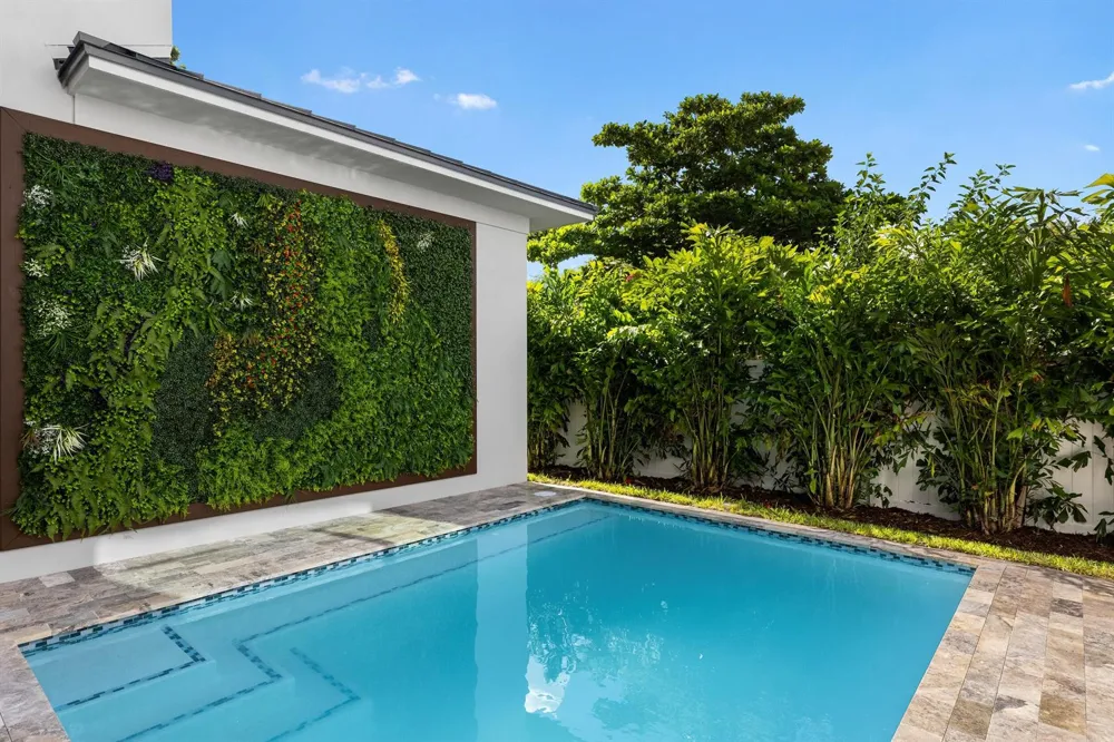827 SE 2nd Avenue Delray Beach, FL 33483