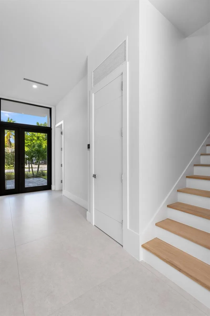 827 SE 2nd Avenue Delray Beach, FL 33483