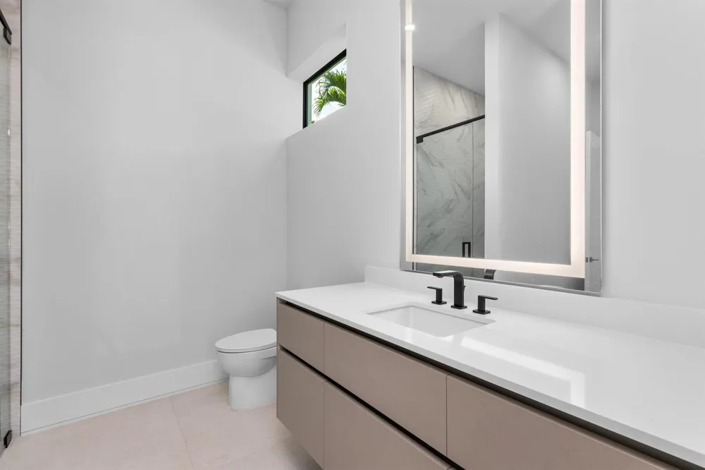 827 SE 2nd Avenue Delray Beach, FL 33483