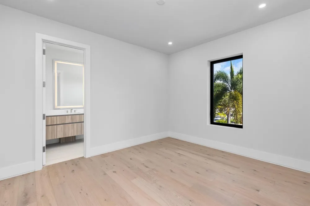 827 SE 2nd Avenue Delray Beach, FL 33483