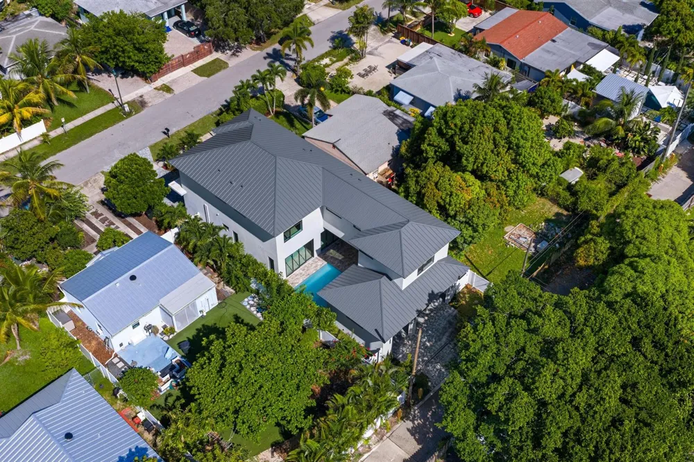 827 SE 2nd Avenue Delray Beach, FL 33483