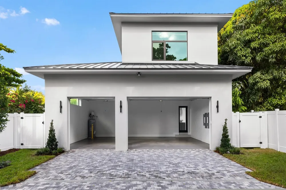 827 SE 2nd Avenue Delray Beach, FL 33483