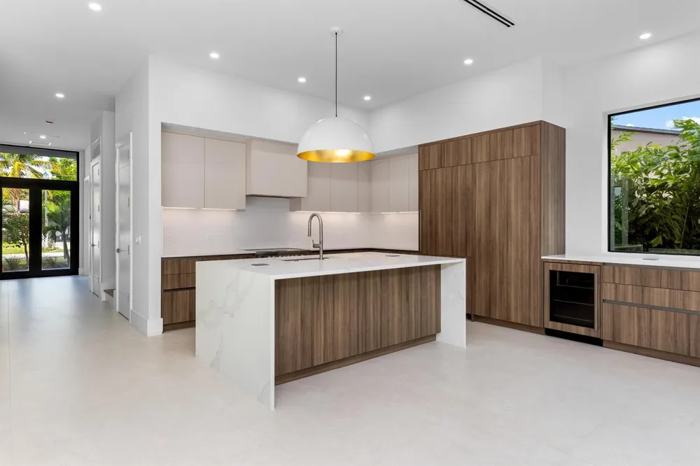 827 SE 2nd Avenue Delray Beach, FL 33483