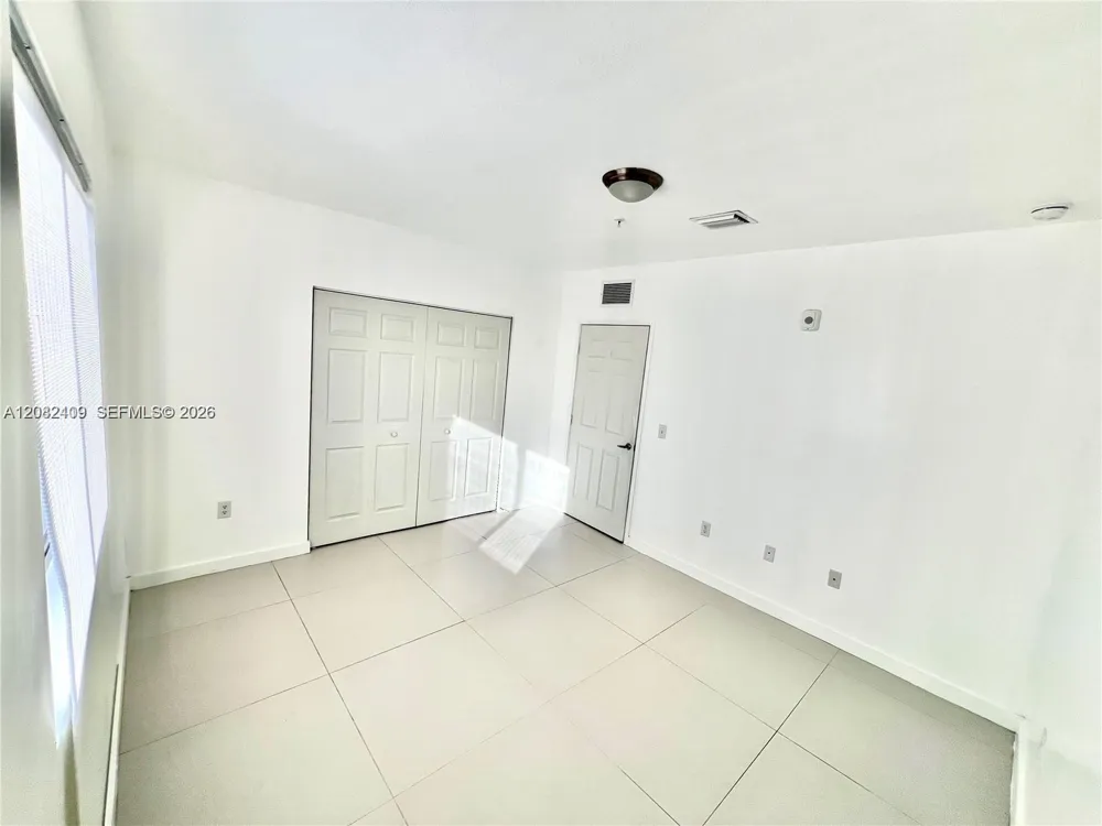 440 E 27th St #206 Hialeah, FL 33013