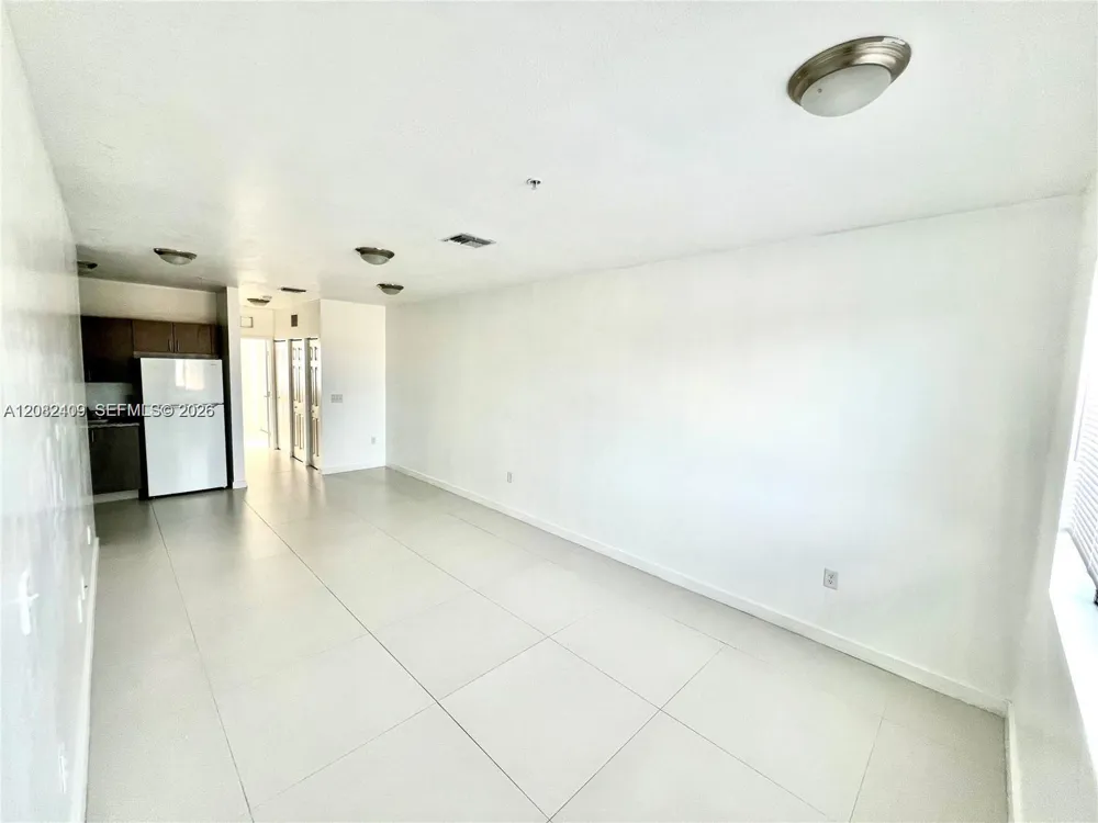 440 E 27th St #206 Hialeah, FL 33013