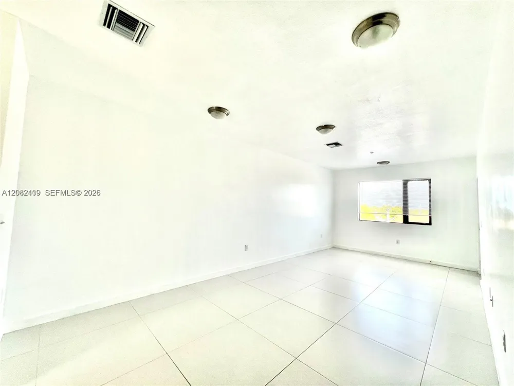 440 E 27th St #206 Hialeah, FL 33013