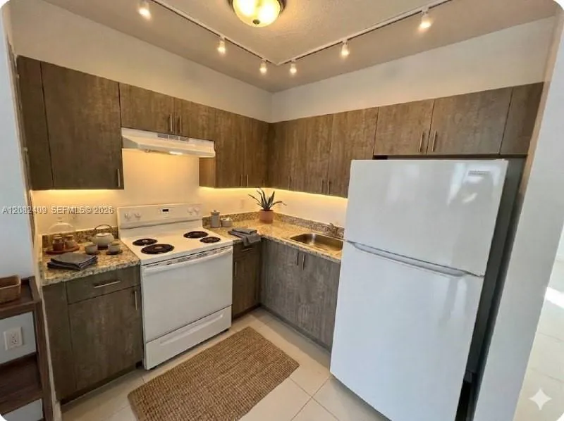 440 E 27th St #206 Hialeah, FL 33013