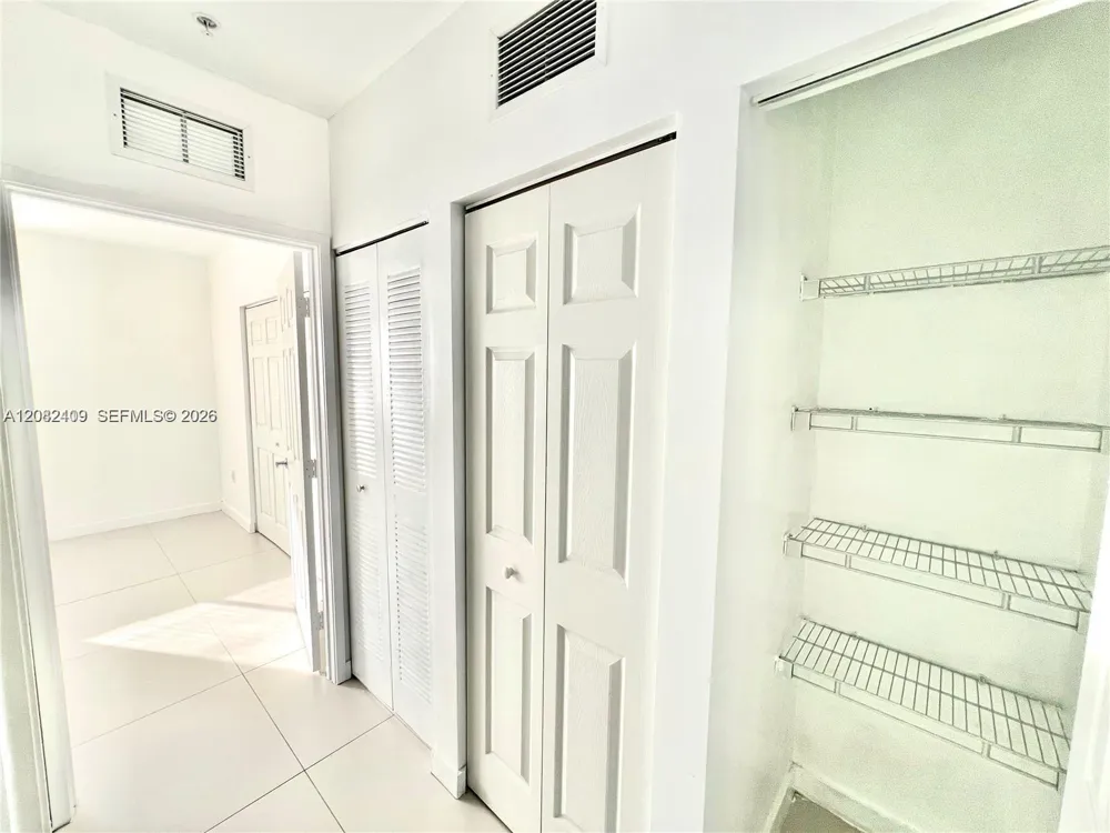 440 E 27th St #206 Hialeah, FL 33013