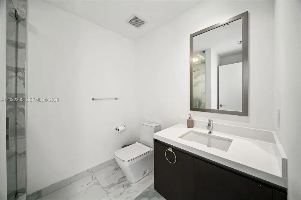 851 NE 1st Ave #2011 Miami, FL 33132