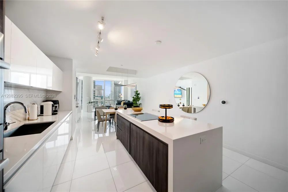 851 NE 1st Ave #2011 Miami, FL 33132