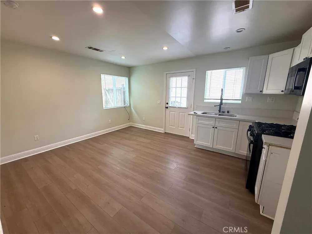 1334 W 65th Street Los Angeles, CA 90044