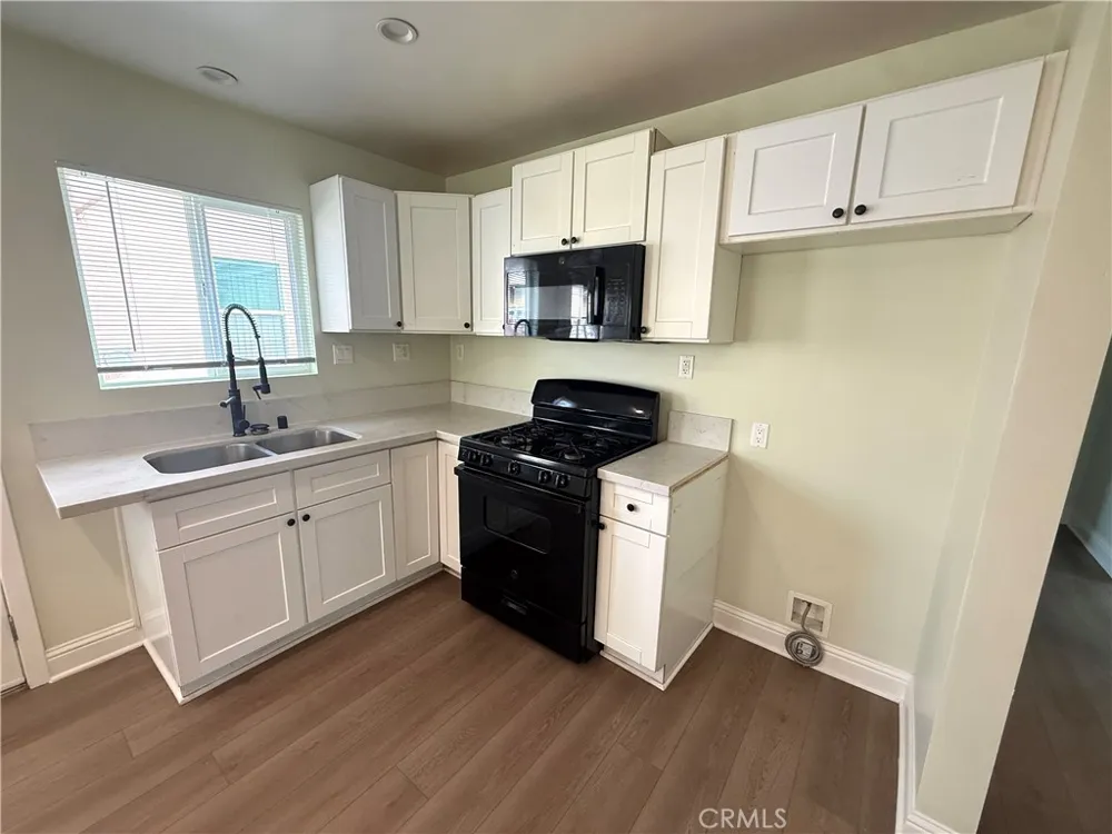 1334 W 65th Street Los Angeles, CA 90044