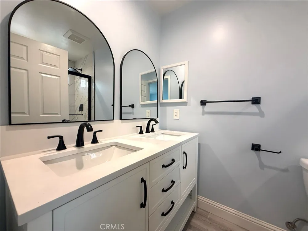 1334 W 65th Street Los Angeles, CA 90044