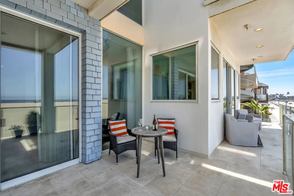 1351 Palisades Beach Road #200 Santa Monica, CA 90401