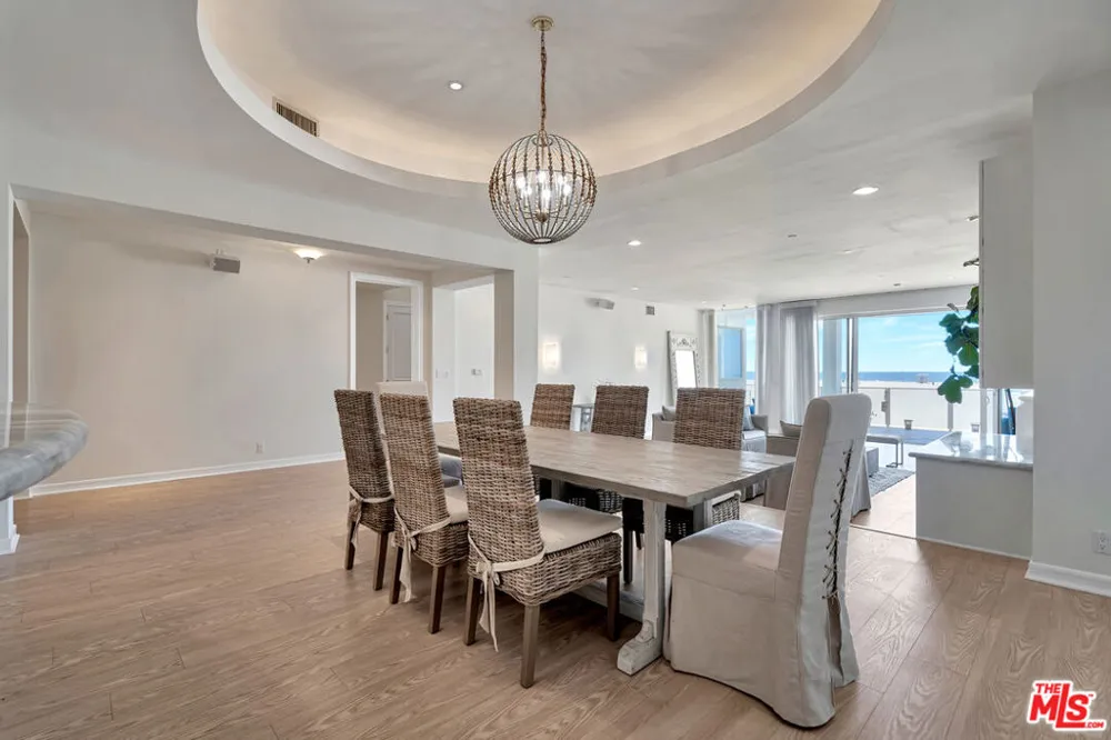 1351 Palisades Beach Road #200 Santa Monica, CA 90401