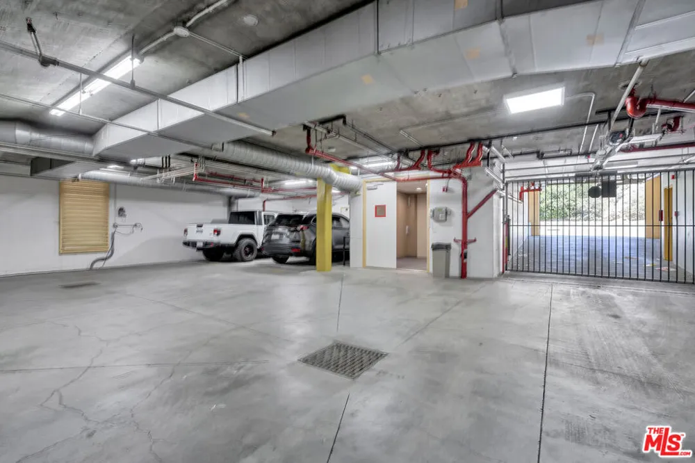 1351 Palisades Beach Road #200 Santa Monica, CA 90401