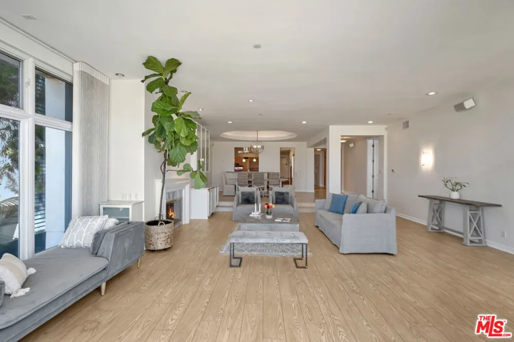 1351 Palisades Beach Road #200 Santa Monica, CA 90401