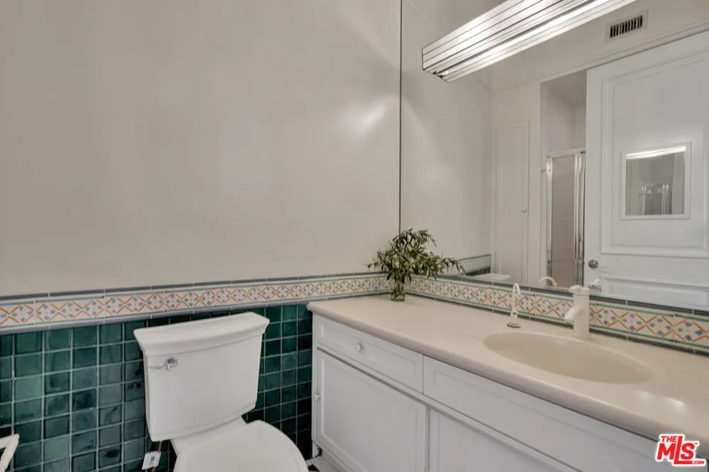 1351 Palisades Beach Road #200 Santa Monica, CA 90401