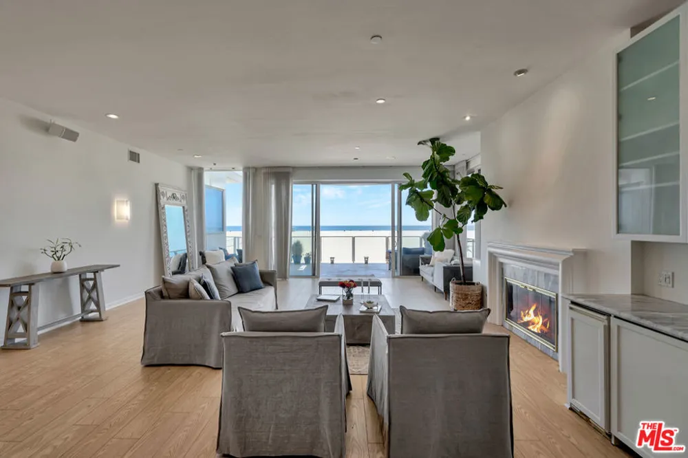 1351 Palisades Beach Road #200 Santa Monica, CA 90401