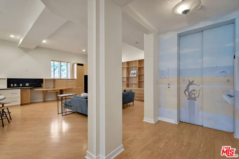 1351 Palisades Beach Road #200 Santa Monica, CA 90401
