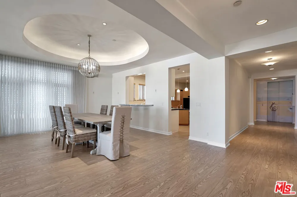 1351 Palisades Beach Road #200 Santa Monica, CA 90401
