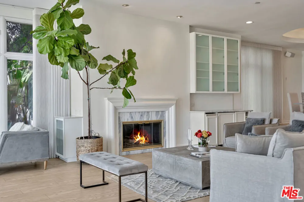 1351 Palisades Beach Road #200 Santa Monica, CA 90401