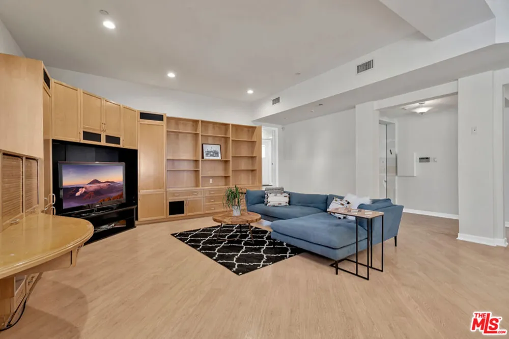 1351 Palisades Beach Road #200 Santa Monica, CA 90401