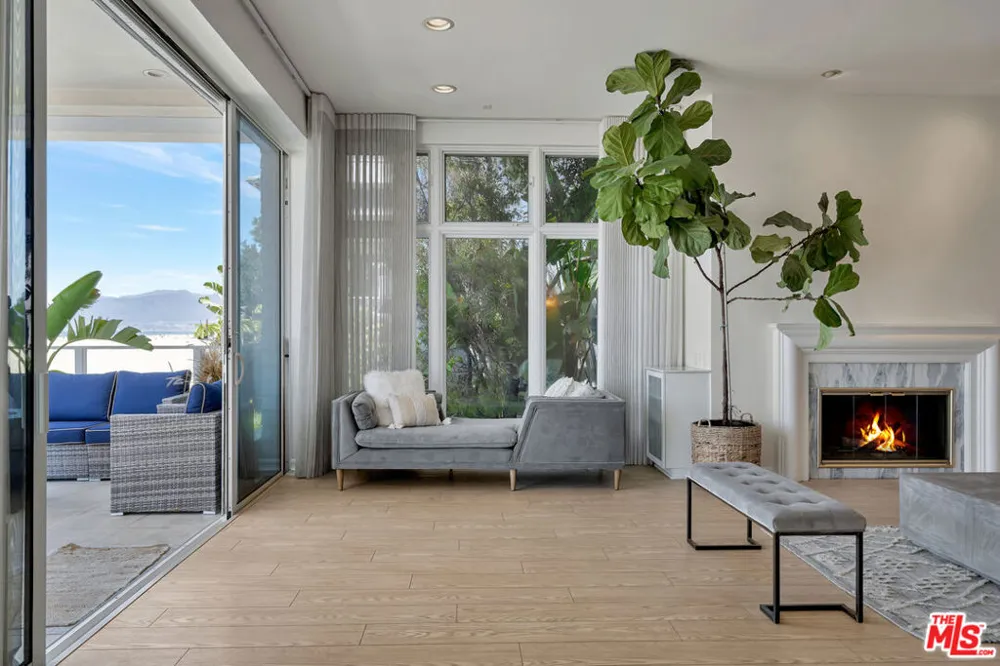 1351 Palisades Beach Road #200 Santa Monica, CA 90401