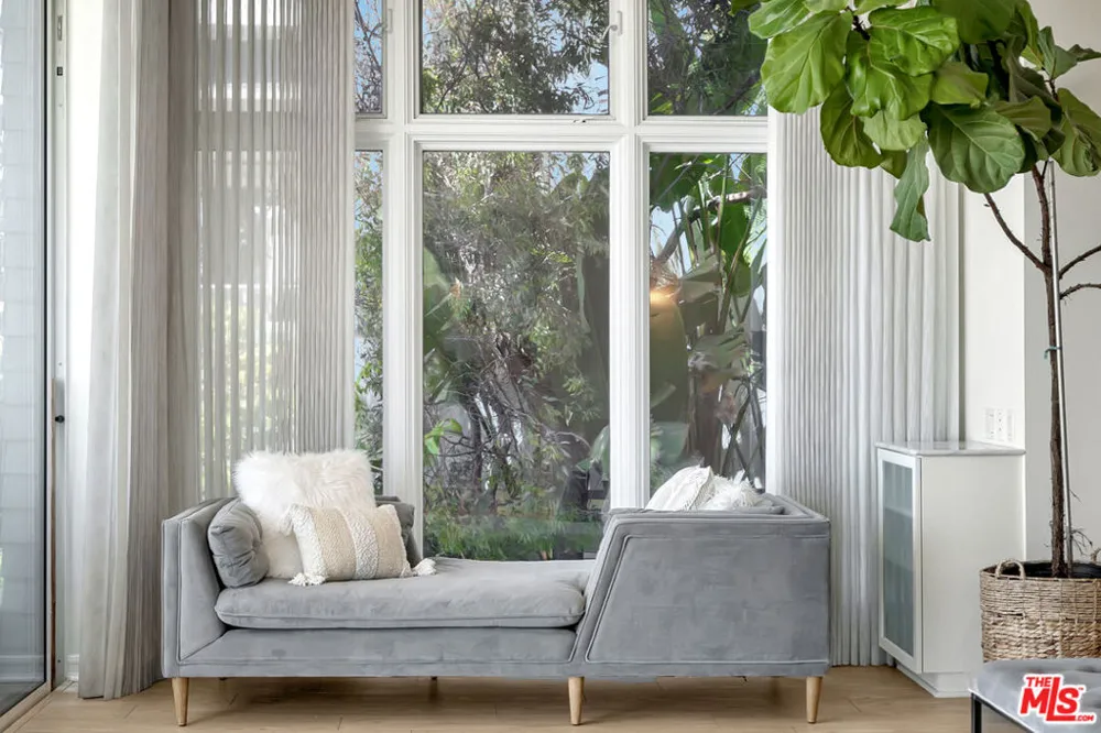 1351 Palisades Beach Road #200 Santa Monica, CA 90401
