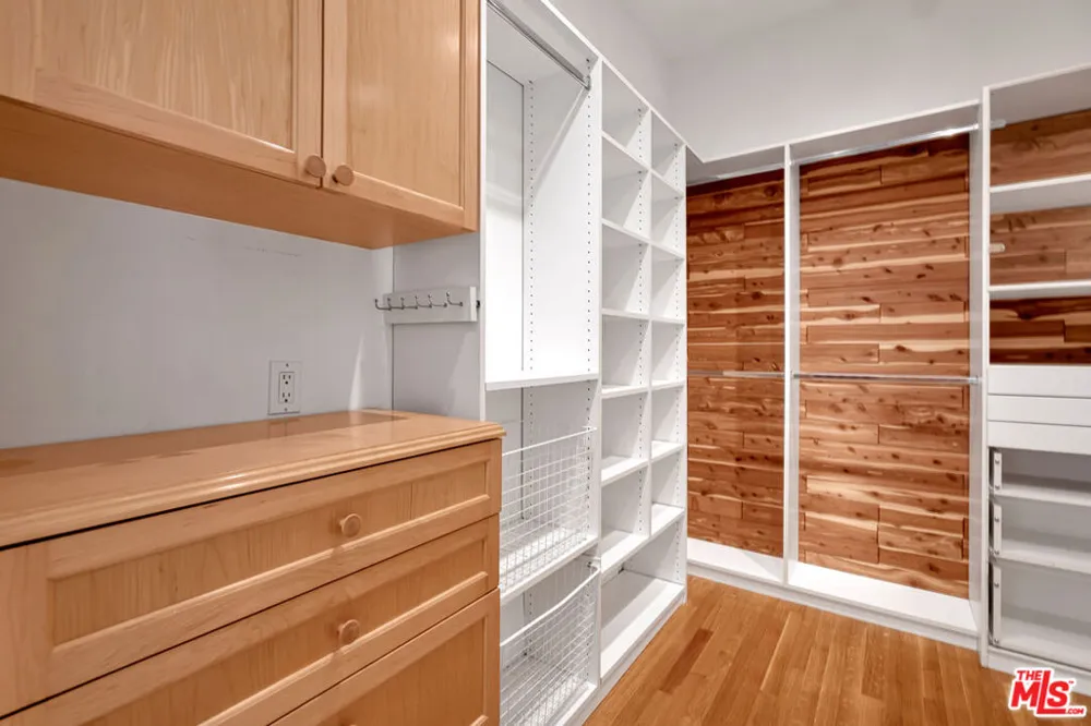 1351 Palisades Beach Road #200 Santa Monica, CA 90401