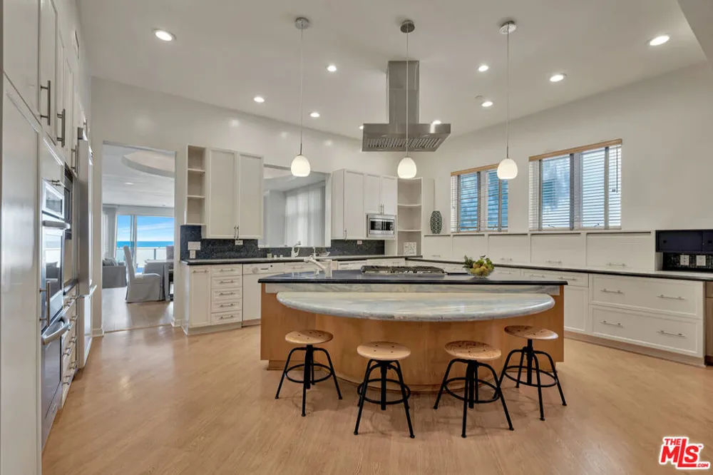 1351 Palisades Beach Road #200 Santa Monica, CA 90401