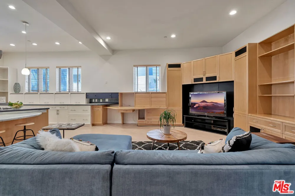 1351 Palisades Beach Road #200 Santa Monica, CA 90401