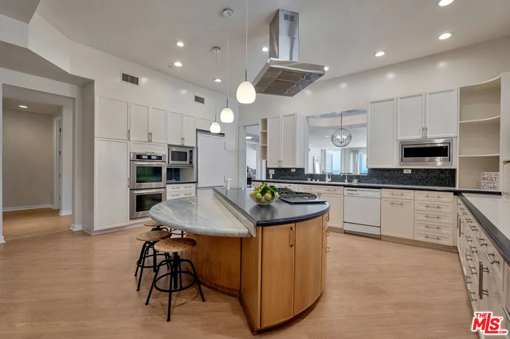 1351 Palisades Beach Road #200 Santa Monica, CA 90401