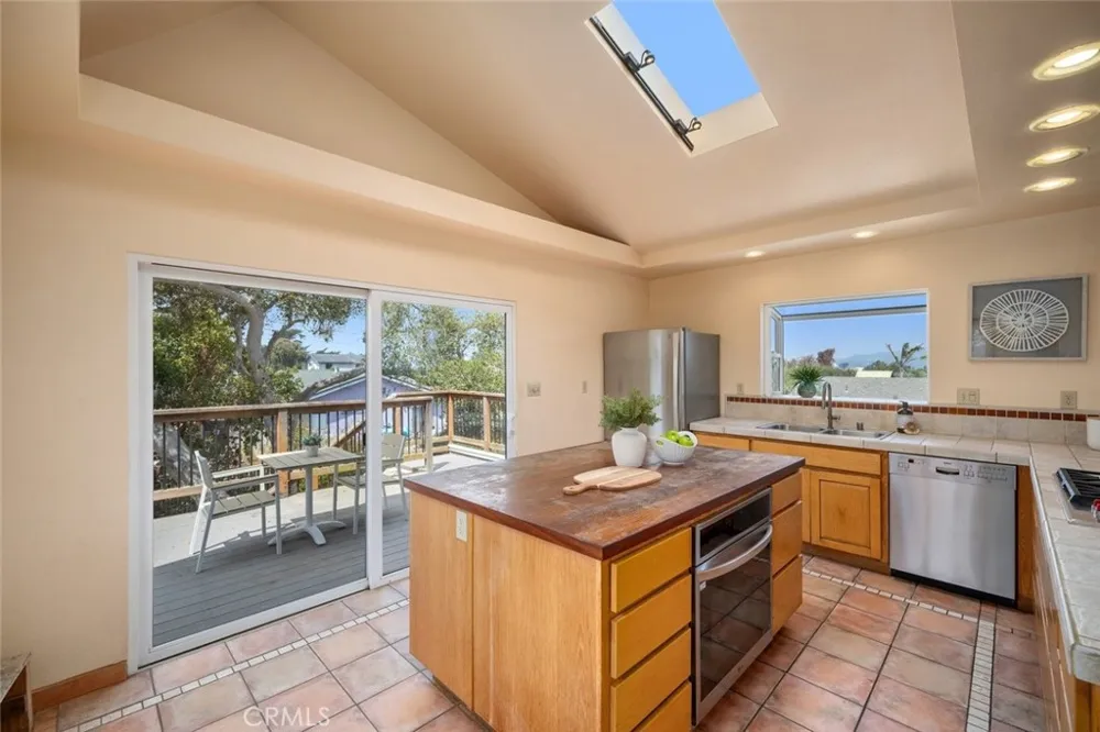 1050 Pismo Ave Los Osos, CA 93402