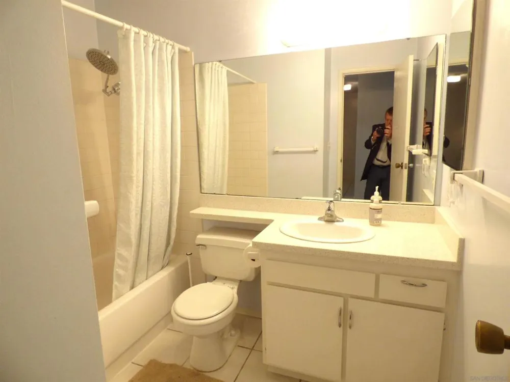 1645 Emerald Street #2C San Diego, CA 92109