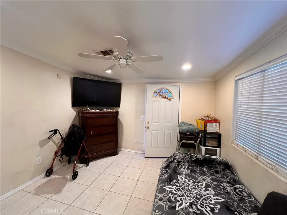 4815 Olanda Lynwood, CA 90262