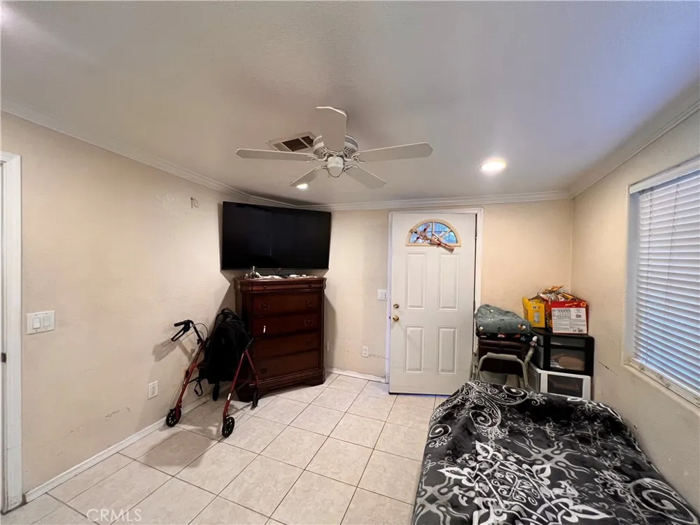 4815 Olanda Lynwood, CA 90262