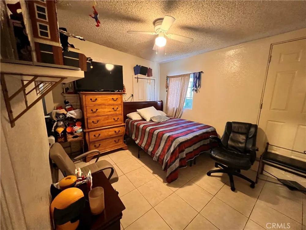 4815 Olanda Lynwood, CA 90262