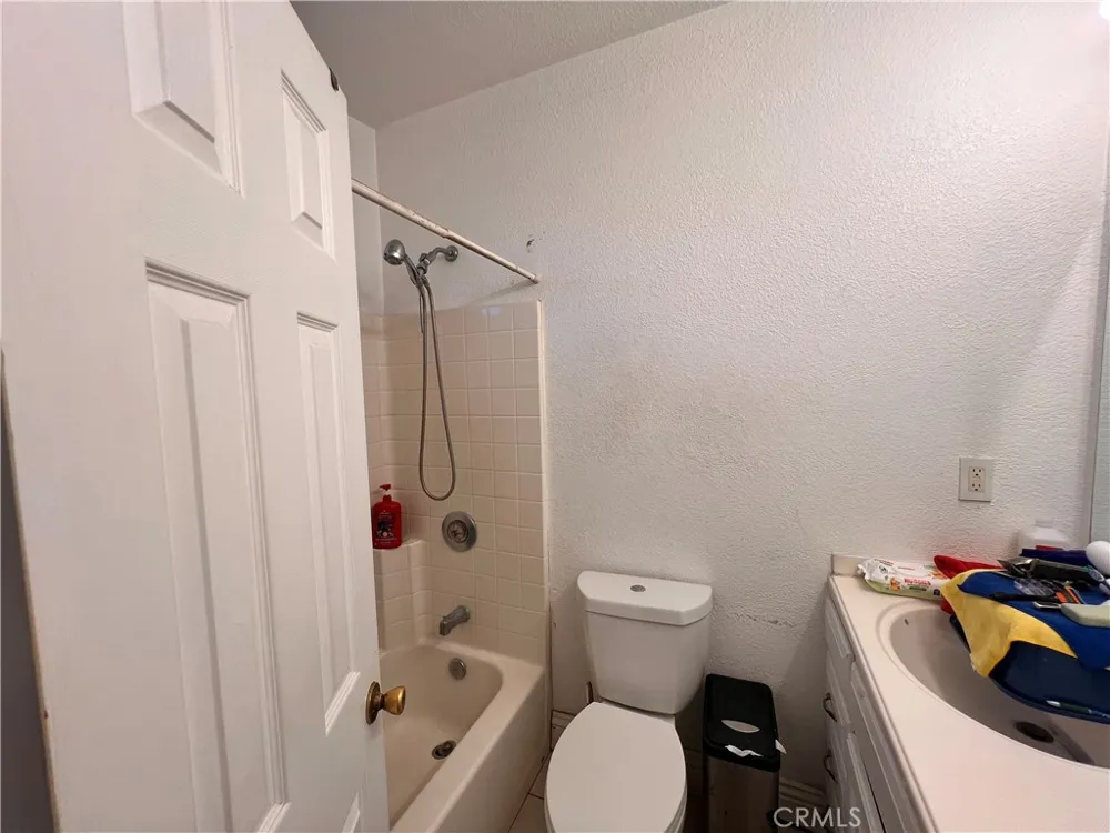 4815 Olanda Lynwood, CA 90262