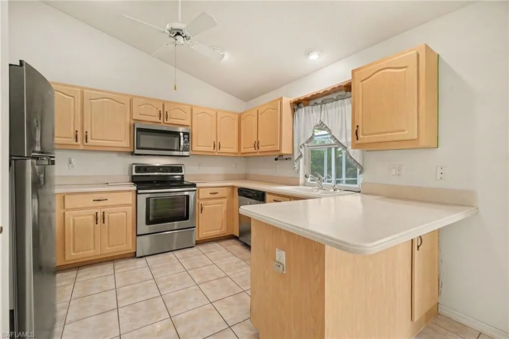 511 Trafalgar Parkway Cape Coral, FL 33991