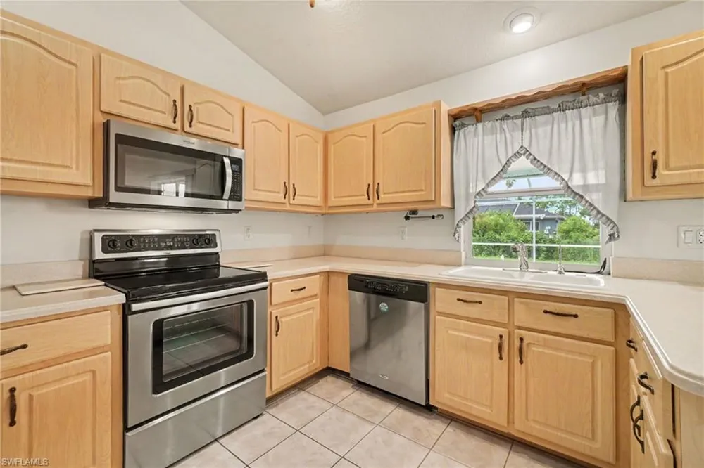 511 Trafalgar Parkway Cape Coral, FL 33991