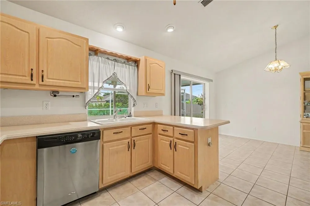 511 Trafalgar Parkway Cape Coral, FL 33991