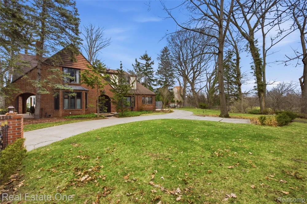 939 S HIGHLAND STREET Dearborn City, MI 48124