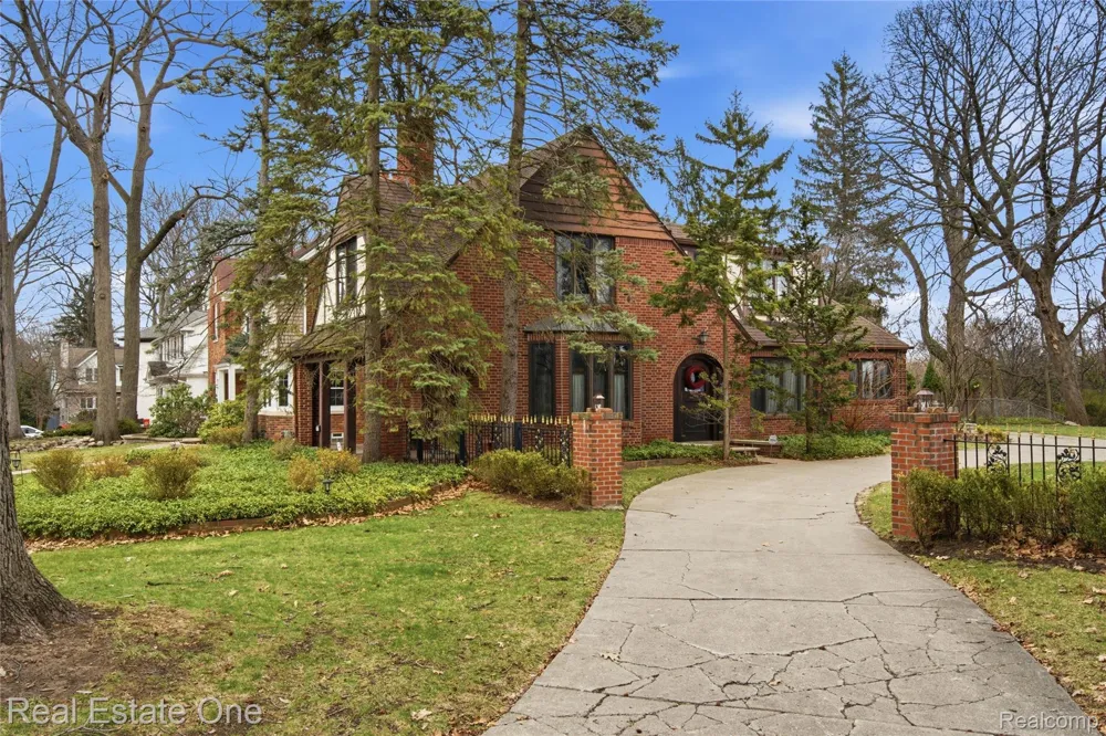 939 S HIGHLAND STREET Dearborn City, MI 48124