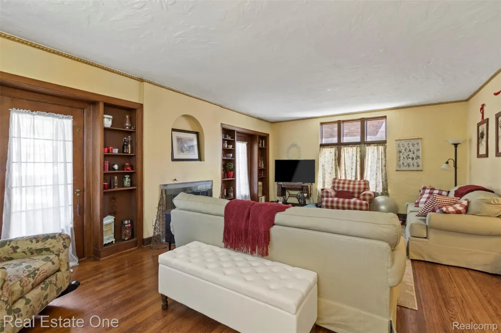 939 S HIGHLAND STREET Dearborn City, MI 48124