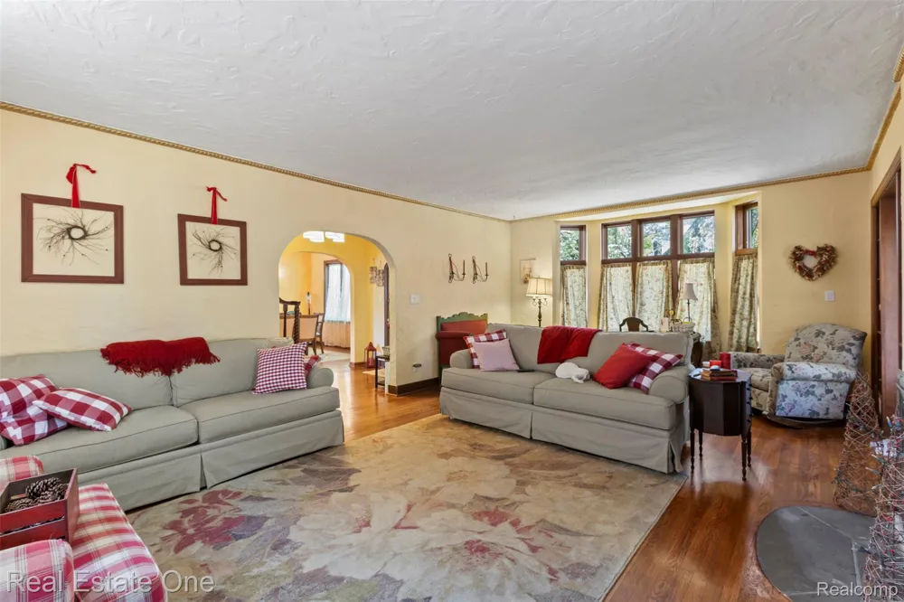 939 S HIGHLAND STREET Dearborn City, MI 48124