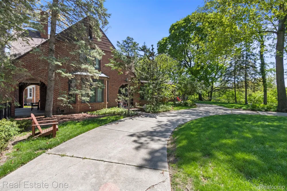 939 S HIGHLAND STREET Dearborn City, MI 48124