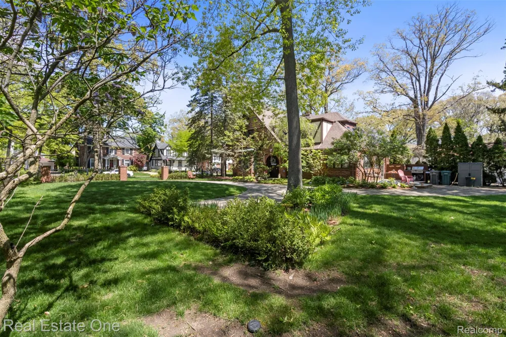 939 S HIGHLAND STREET Dearborn City, MI 48124